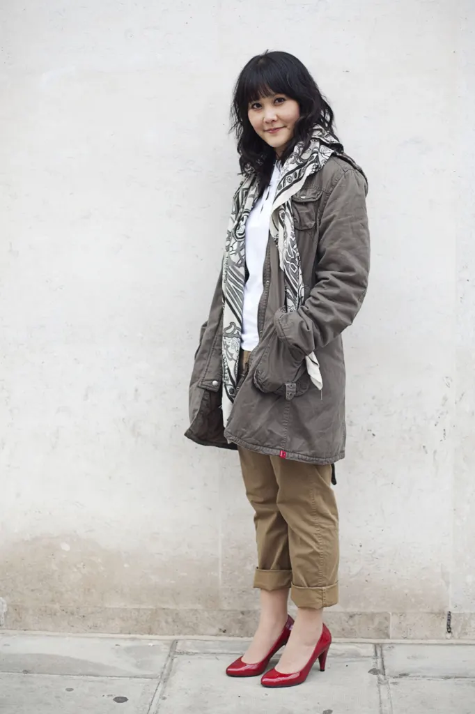 Uniqlo: Uniqlooks — commercial, fashion and portrait photograph in London, UK, frame 18 of 49.